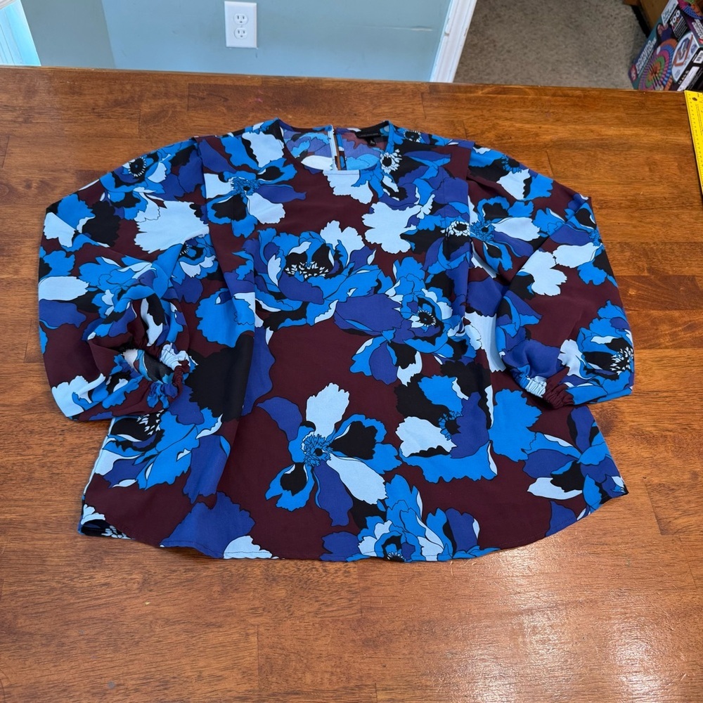 Who What Wear Peony Passion Blouse blue purple floral size small